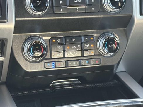 Certified 2021 Ford F250 Platinum w/ FX4 Off-Road Package AWD/4WD image 17