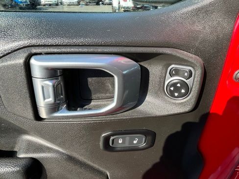 Used 2024 Jeep Wrangler Sport S image 13