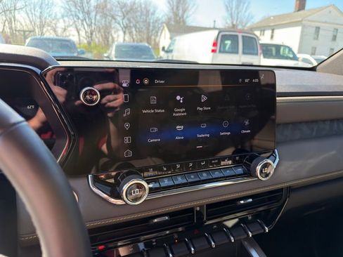 Used 2024 Chevrolet Colorado ZR2 w/ ZR2 Convenience Package III image 8