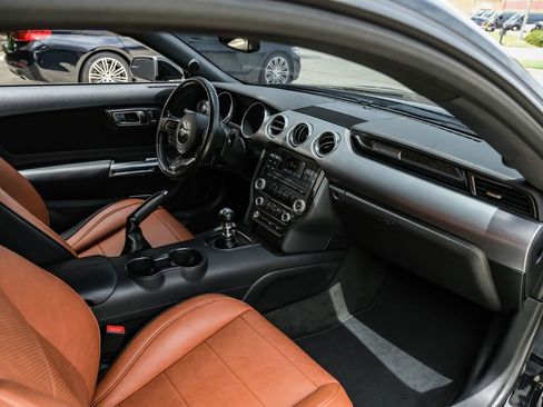 Used 2018 Ford Mustang GT RWD image 17