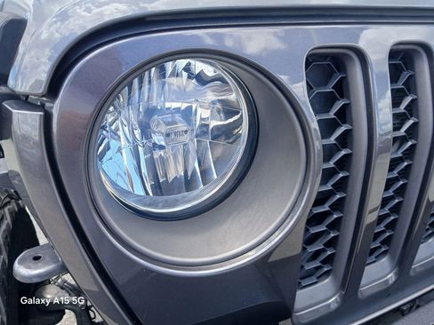Used 2021 Jeep Gladiator Rubicon w/ Safety Group AWD/4WD image 16