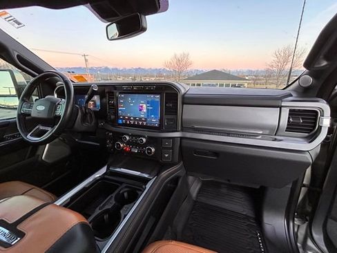 Used 2024 Ford F450 Platinum w/ FX4 Off-Road Package image 37