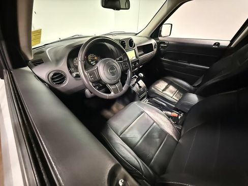 Used 2017 Jeep Patriot High Altitude AWD/4WD image 59