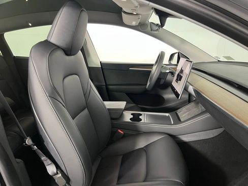 Used 2023 Tesla Model Y Long Range image 32