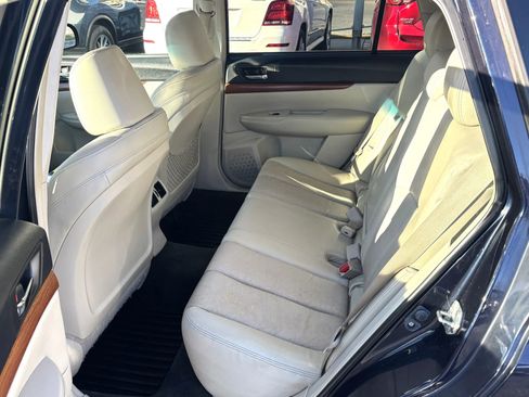 Used 2014 Subaru Outback 2.5i Limited image 9