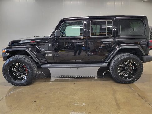 Used 2021 Jeep Wrangler Unlimited Sahara AWD/4WD image 5