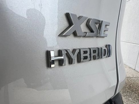 Used 2024 Toyota RAV4 XSE AWD/4WD image 7