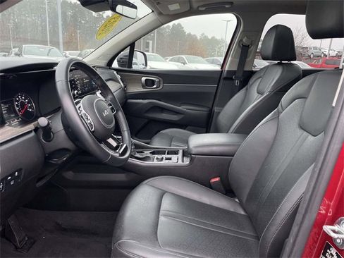Certified 2023 Kia Sorento EX w/ Panoramic Sunroof Package image 3