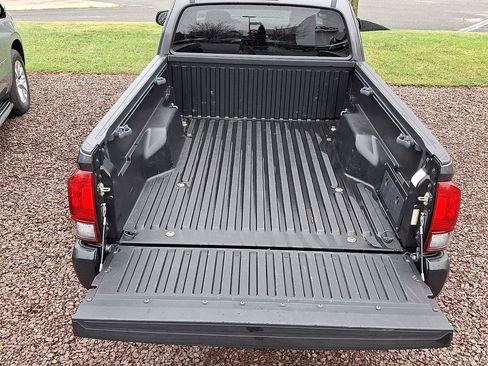 Used 2020 Toyota Tacoma SR image 27