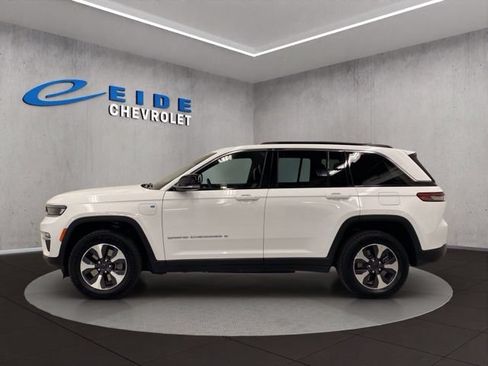 Used 2024 Jeep Grand Cherokee Limited 4xe AWD/4WD image 12