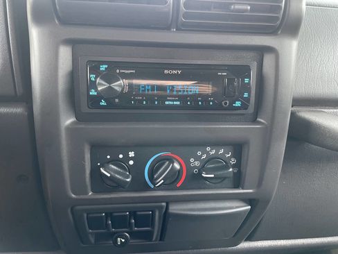 Used 2002 Jeep Wrangler Sport image 24