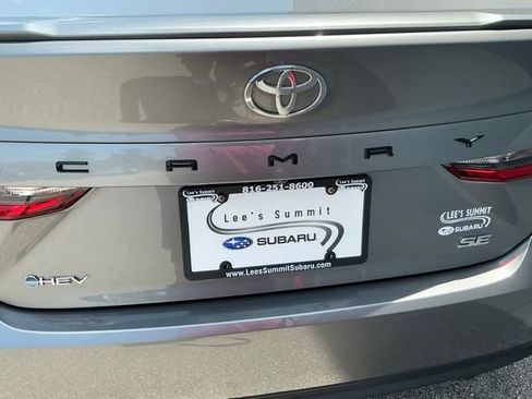 Used 2025 Toyota Camry SE w/ Convenience Package FWD image 4