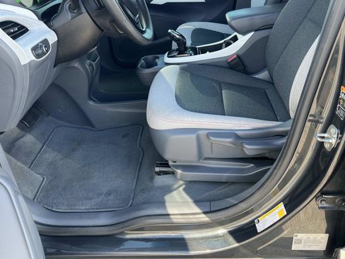 Used 2019 Chevrolet Bolt LT image 17