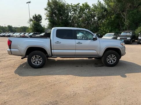 Used 2018 Toyota Tacoma SR5 AWD/4WD image 7