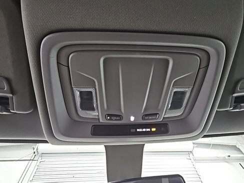 Used 2022 Chevrolet Silverado 2500 Custom w/ Custom Convenience Package image 18