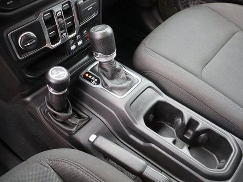 Used 2022 Jeep Gladiator Sport AWD/4WD image 25