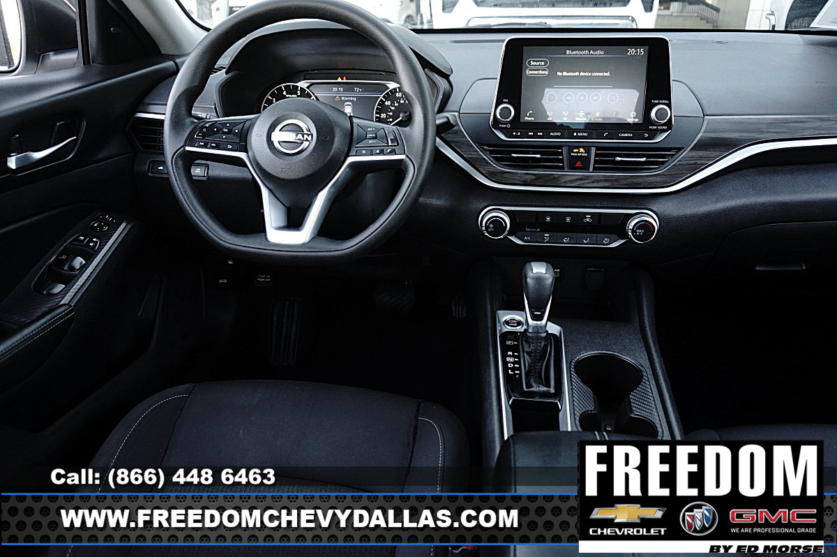 Used 2025 Nissan Altima 2.5 SV FWD image 13