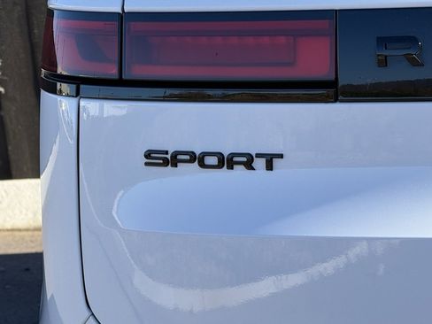 New 2025 Land Rover Range Rover Sport SE image 38