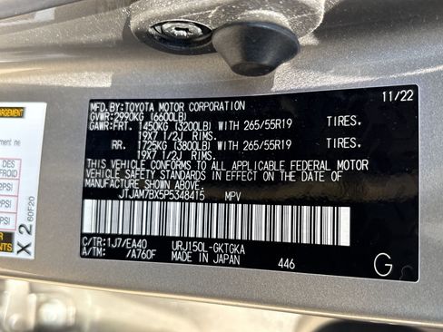 Used 2023 Lexus GX 460 Premium w/ Accessory Package AWD/4WD image 35