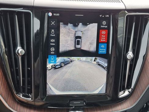 Certified 2024 Volvo XC60 B5 Plus w/ Climate Package AWD/4WD image 20