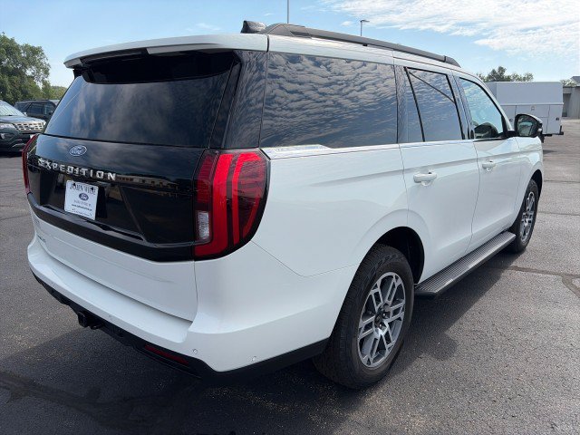 Used 2025 Ford Expedition Active AWD/4WD image 5