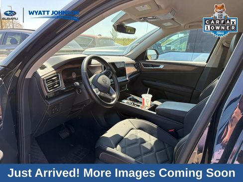 Used 2025 Volkswagen Atlas SE image 9