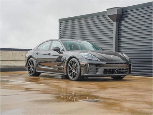 New 2025 Porsche Panamera 4 image 9