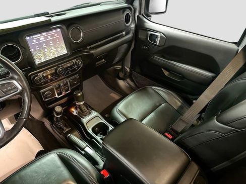 Used 2020 Jeep Gladiator Overland image 24