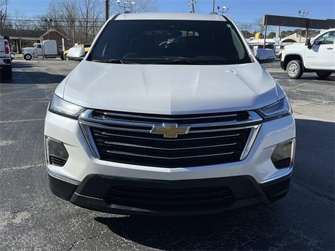 Used 2024 Chevrolet Traverse LT image 8