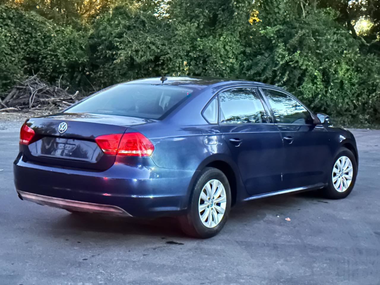 Used 2013 Volkswagen Passat 2.5 S FWD image 3