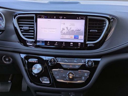 New 2026 Chrysler Pacifica Select image 19