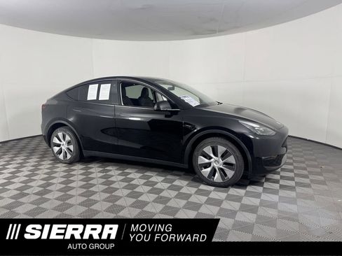 Used 2023 Tesla Model Y Long Range image 1