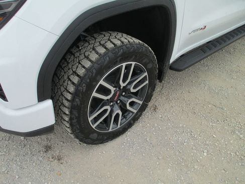New 2026 GMC Sierra 1500 AT4 w/ AT4 Premium Package AWD/4WD image 14