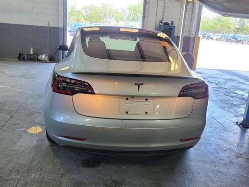 Used 2018 Tesla Model 3 RWD image 5