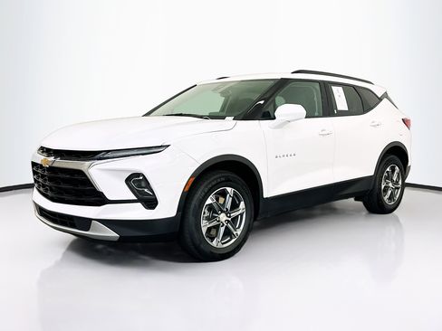 Used 2023 Chevrolet Blazer LT w/ Convenience Package image 3