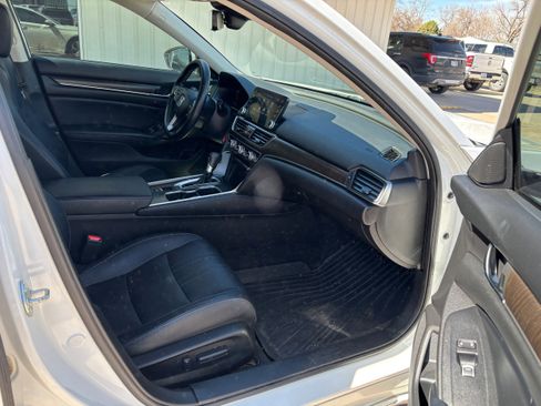 Used 2018 Honda Accord EX-L image 12