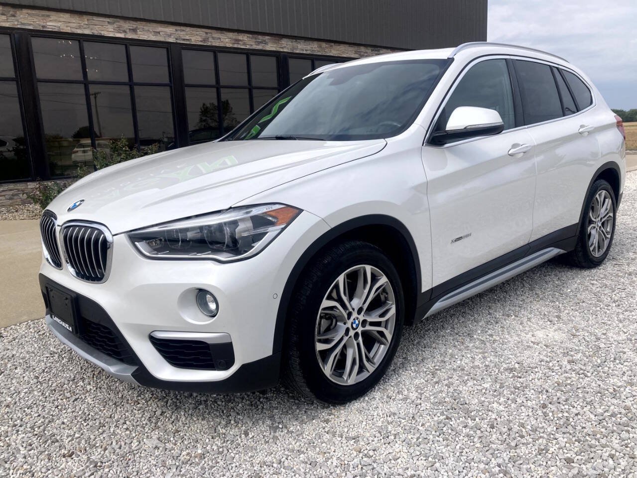 Used 2016 BMW X1 xDrive28i AWD/4WD image 3