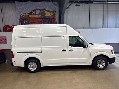 Used 2020 Nissan NV 2500 SV RWD image 24