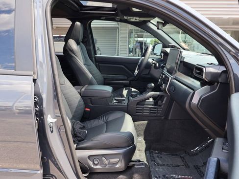 Used 2026 Toyota 4Runner TRD Off-Road Premium AWD/4WD image 23