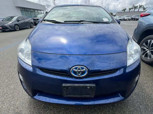 Used 2010 Toyota Prius Five image 2