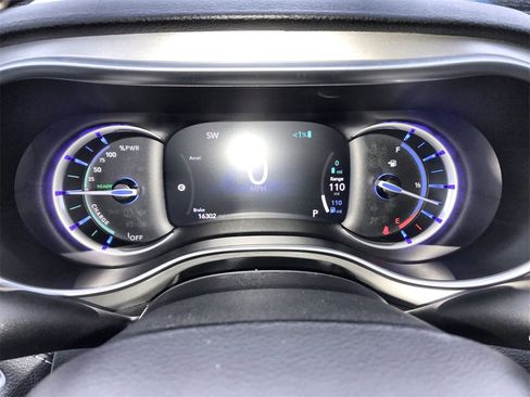 Used 2023 Chrysler Pacifica Limited w/ S Appearance Package image 15