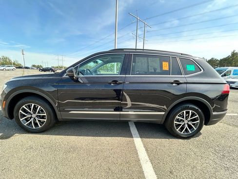 Used 2020 Volkswagen Tiguan SE w/ Panoramic Sunroof Package image 5