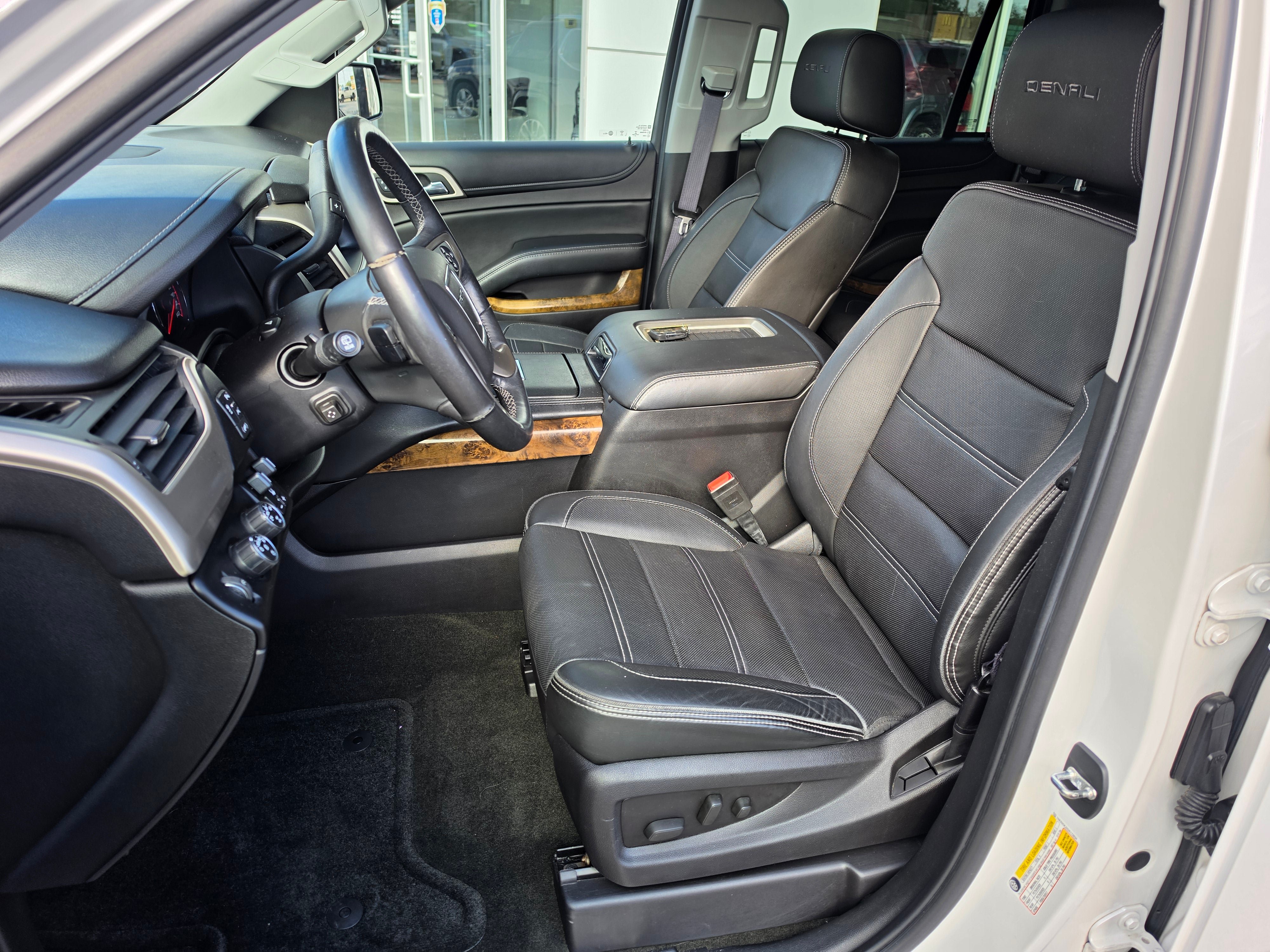 Used 2016 GMC Yukon Denali AWD/4WD image 11