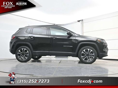 Used 2022 Jeep Compass Limited AWD/4WD image 25