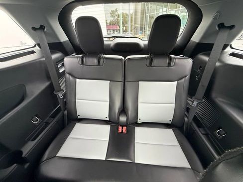 Used 2022 Ford Explorer XLT w/ Equipment Group 202A image 19