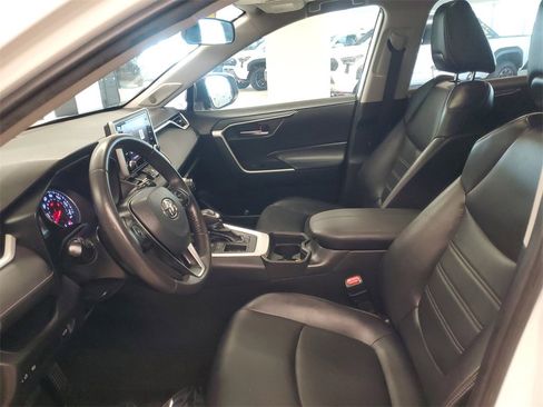Used 2021 Toyota RAV4 XLE Premium w/ Carpet Mat Package (TMS) image 16