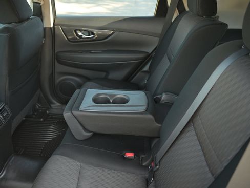 Used 2017 Nissan Rogue SV AWD/4WD image 35