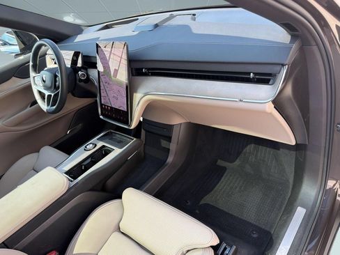Used 2025 Volvo EX90 Plus AWD/4WD image 31