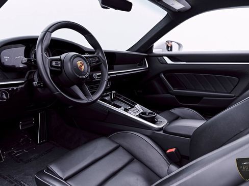 Used 2022 Porsche 911 Turbo S AWD/4WD image 2