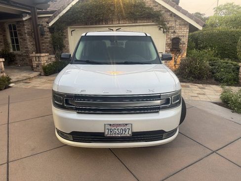 Used 2015 Ford Flex Limited w/ Equipment Group 301A FWD image 9